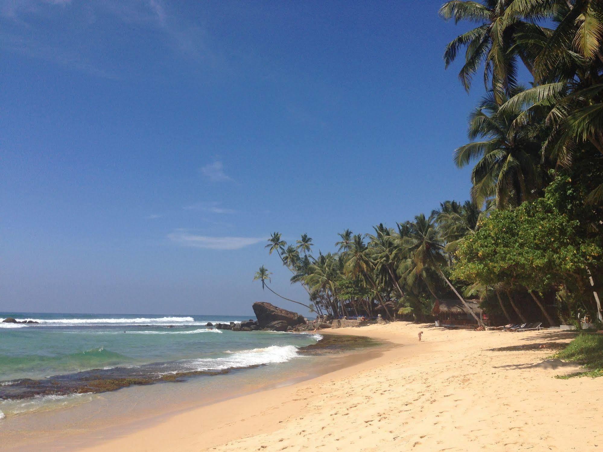 Sayura Beach Hotel Unawatuna Exterior photo